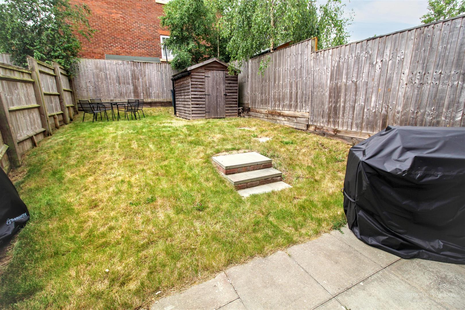 Sheffield Close, Pangbourne, Reading